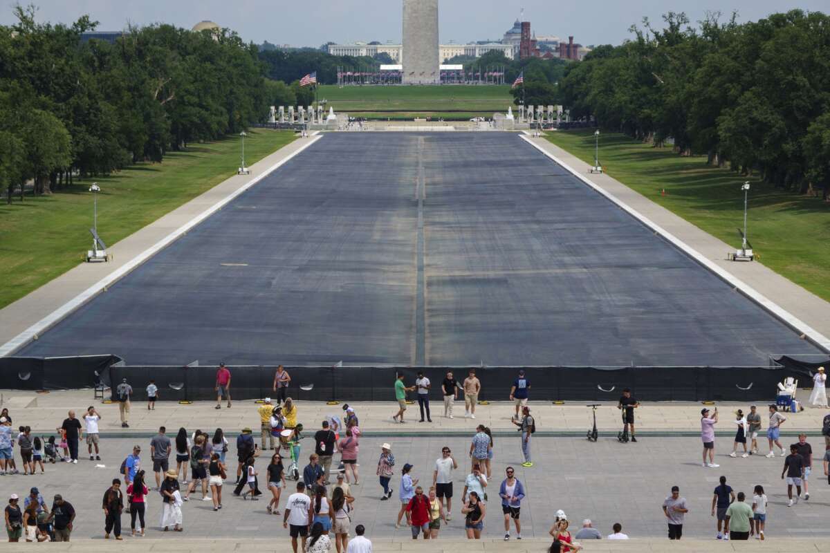 Dems Will Investigate Trump Admin’s Reflecting Pool “Vandalism” Charges