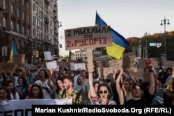 Ousted Defense Minister Warns Trust In Ukraine’s Government Is At Risk, Calls For Wartime Vote