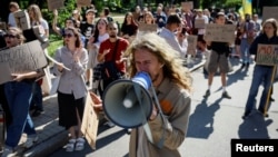 Fevered Political Moves In Ukraine Amid Anti-Corruption Raids, Fedorov Challenge