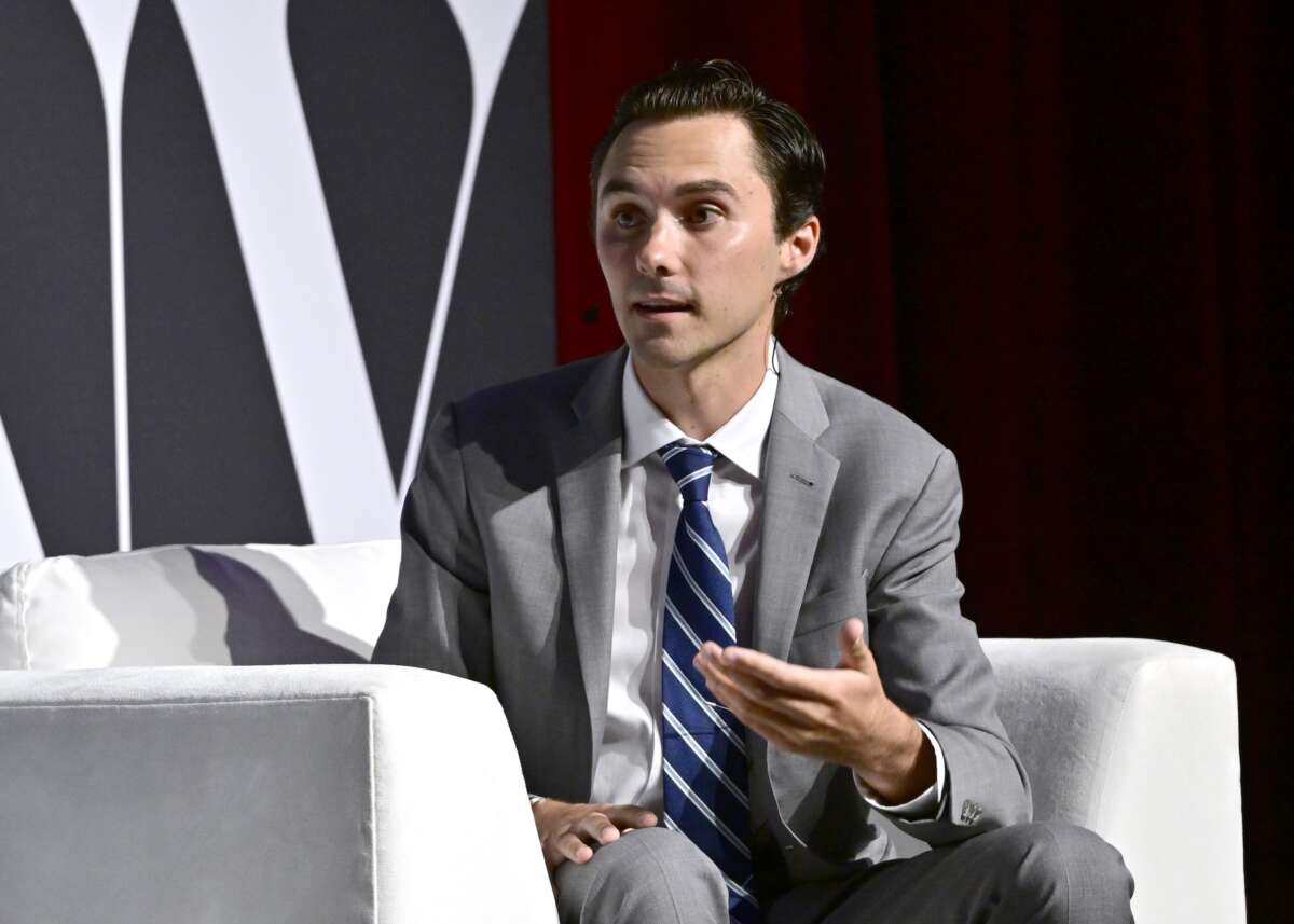 Hogg Says Media Obsession With Hasan Piker “Weird” as Jeffries Joins Attacks