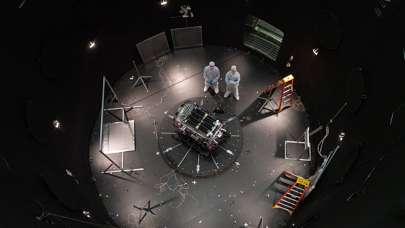 NASA sends robot into orbit to stop telescope crashing to Earth