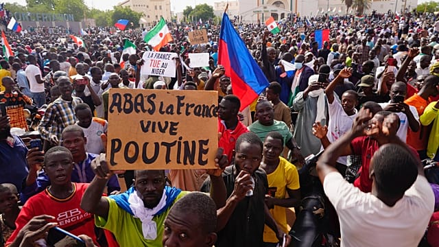 Niger blames France for inciting failed mutiny, Paris denies involvement