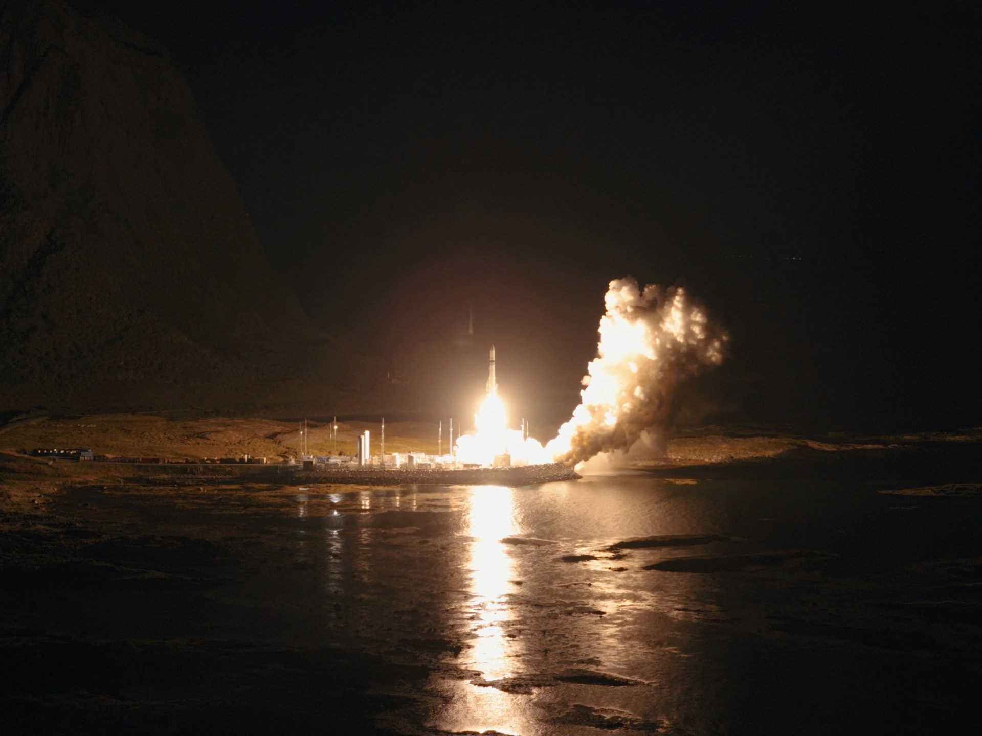 German company launches rocket as Europe enters satellite race