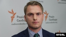 Top Ukrainian Prosecutor Resigns Amid Corruption Allegations
