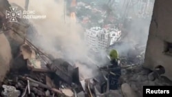 Russian Strikes Kill 9 Across Ukraine, As Zelenskyy Offers To Meet Putin At Miami G20