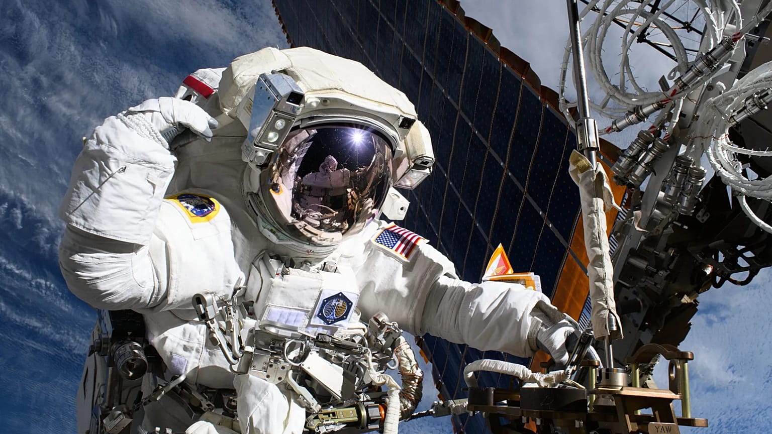 Could astronauts get cataract surgery on Mars? Scientists test eye implants in space