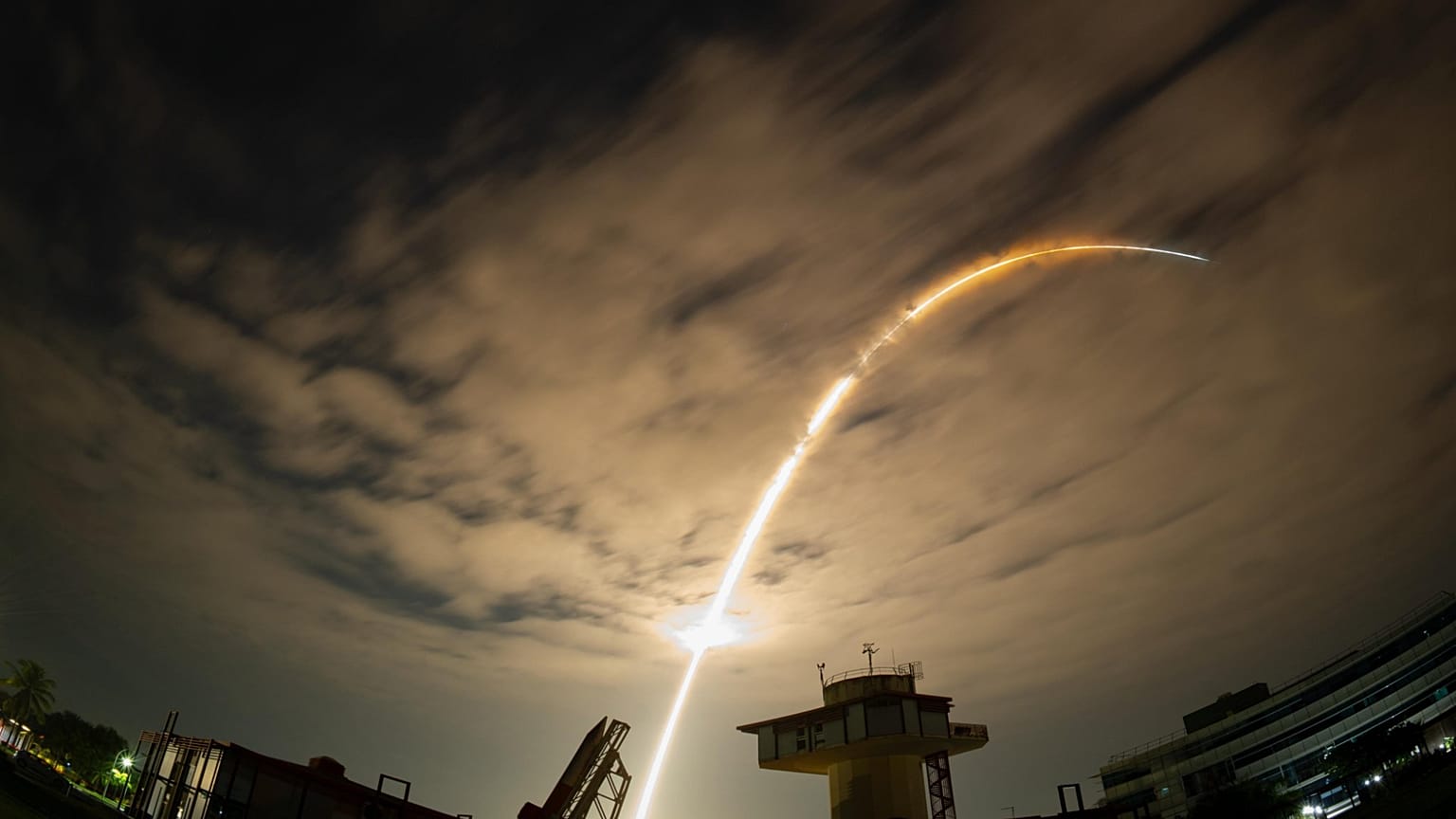 FLEX satellite in orbit: studying plant responses to climate change from space