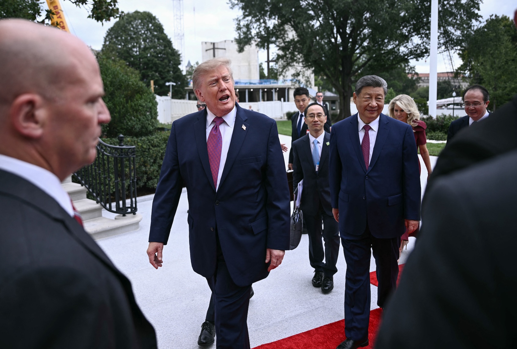 Trump folds as White house press returns