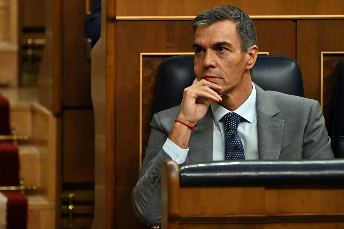 Europe’s last socialist heavyweight Sánchez calls snap Spanish elections for Nov. 29