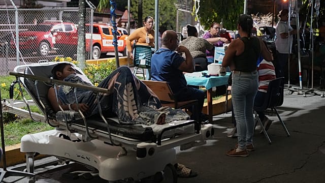 Panic in Panama as 7.7 quake hits, cathedral collapses and tsunami warnings spread