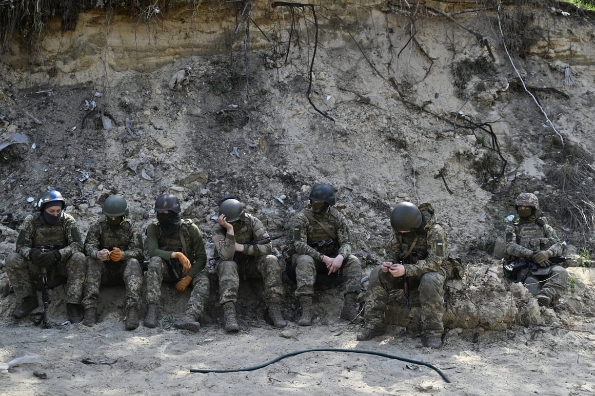 Ukraine’s foreign fighters battle Russians — and red tape